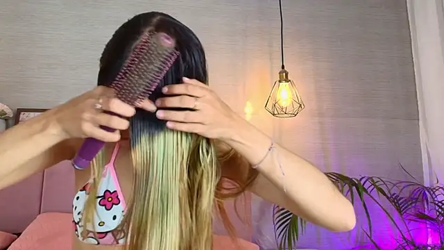 Snapshot of im_sofii18 chatting on October 15, 2025, 7:44 pm im sofii18 online show from October 15, 2025, 7:44 pm