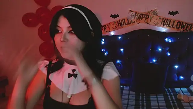 Snapshot of Ginebra_Sensual chatting on October 31, 2025, 12:24 pm Ginebra Sensual online show from October 31, 2025, 12:24 pm