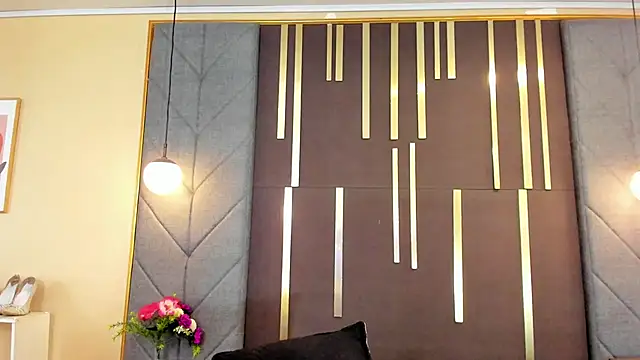 OliviGrace online show from April 18, 2026, 4:26 am