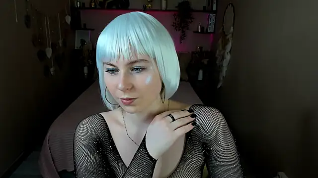 EvaCrosby online show from March 28, 2026, 3:46 pm