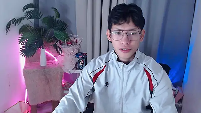 pinkcock froi2305 online show from March 14, 2026, 3:34 am