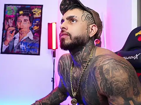 Snapshot of logan_hugh8 chatting on October 31, 2025, 6:10 am logan hugh8 online show from October 31, 2025, 6:10 am