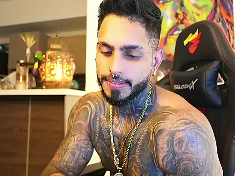 Snapshot of logan_hugh8 chatting on September 28, 2025, 2:35 pm logan hugh8 online show from September 28, 2025, 2:35 pm