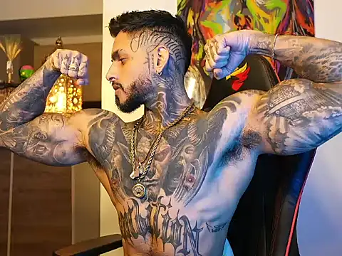 Snapshot of logan_hugh8 chatting on October 7, 2025, 5:19 am logan hugh8 online show from October 7, 2025, 5:19 am