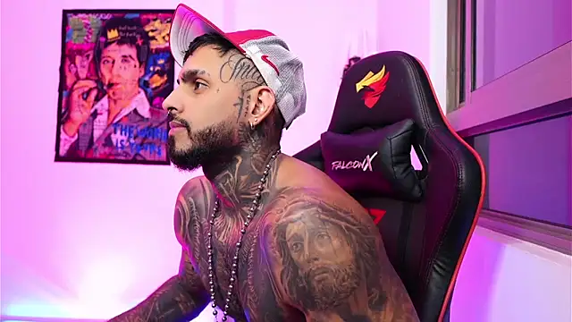 Snapshot of logan_hugh8 chatting on October 18, 2025, 2:57 am logan hugh8 online show from October 18, 2025, 2:57 am