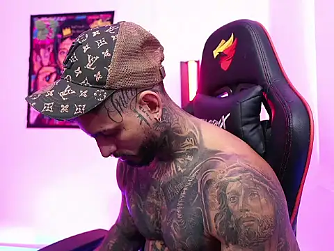 Snapshot of logan_hugh8 chatting on October 16, 2025, 6:49 pm logan hugh8 online show from October 16, 2025, 6:49 pm