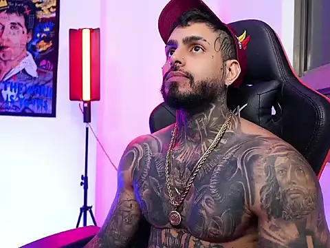 logan hugh8 online show from November 9, 2025, 2:26 am