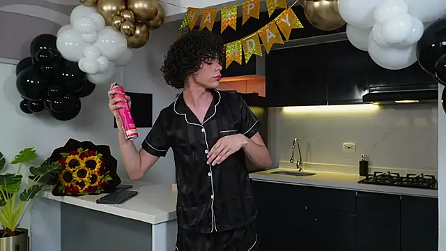 Snapshot of Timmyshy_ chatting on December 14, 2025, 8:36 pm Timmyshy online show from December 14, 2025, 8:36 pm