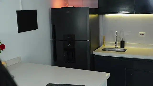 Snapshot of Timmyshy_ chatting on September 20, 2025, 8:47 pm Timmyshy online show from September 20, 2025, 8:47 pm