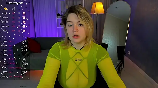 HelenHartt online show from November 3, 2025, 1:44 am