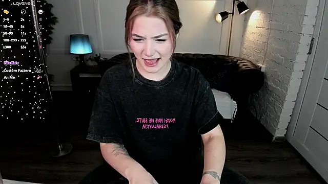 Dark Moni online show from December 5, 2025, 2:43 am