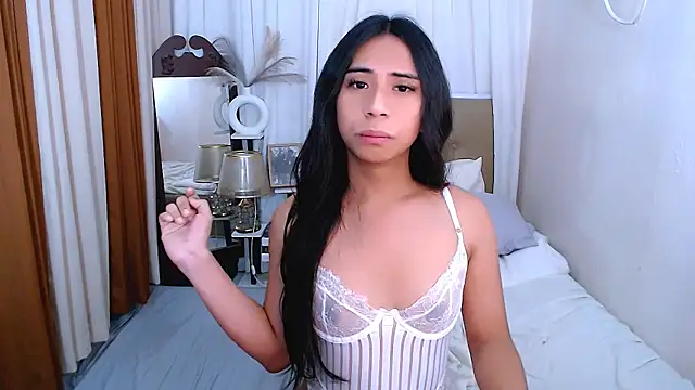 scarlet smith7 online show from April 7, 2026, 12:23 am