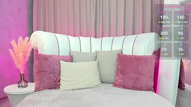 Snapshot of _Sunpuddle chatting on October 20, 2025, 11:38 pm  Sunpuddle online show from October 20, 2025, 11:38 pm