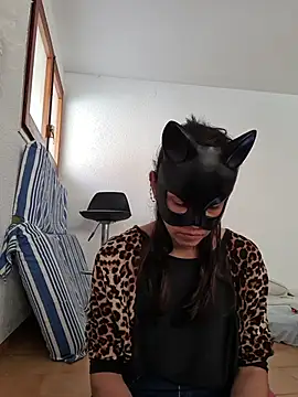 SweetSun69 online show from April 6, 2026, 1:23 pm