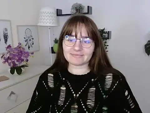 Snapshot of Julie_Diamond chatting on October 15, 2025, 1:19 pm Julie Diamond online show from October 15, 2025, 1:19 pm