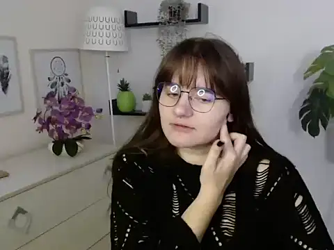 Snapshot of Julie_Diamond chatting on October 27, 2025, 3:24 pm Julie Diamond online show from October 27, 2025, 3:24 pm