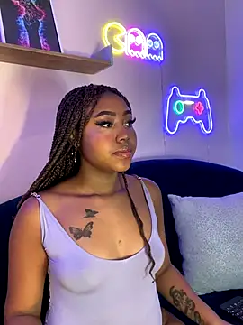 Snapshot of AngelaRoberts chatting on September 28, 2025, 4:58 pm AngelaRoberts online show from September 28, 2025, 4:58 pm