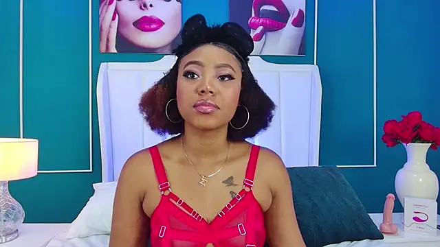 Snapshot of AngelaRoberts chatting on October 18, 2025, 4:14 am AngelaRoberts online show from October 18, 2025, 4:14 am