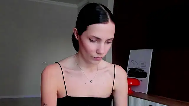 AdeleShinemm online show from November 14, 2025, 9:46 am