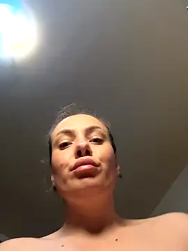 Snapshot of emmasweett11 chatting on October 8, 2025, 12:39 pm emmasweett11 online show from October 8, 2025, 12:39 pm