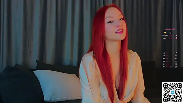 Snapshot of GildedKitten chatting on October 2, 2025, 6:00 pm GildedKitten online show from October 2, 2025, 6:00 pm