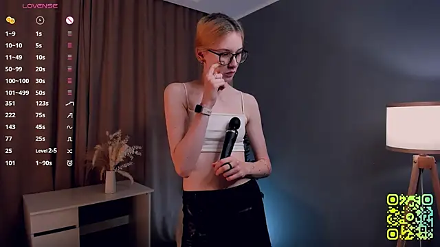 Snapshot of SharylSmalt chatting on September 28, 2025, 1:01 am SharylSmalt online show from September 28, 2025, 1:01 am