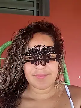 RaphinhaSanches online show from November 5, 2025, 1:14 pm