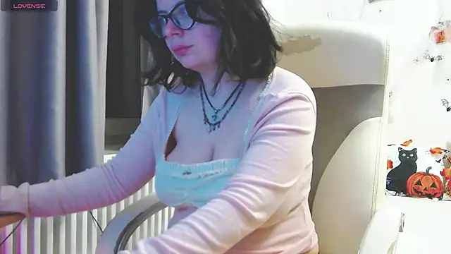 MilisaSweet777 online show from November 1, 2025, 8:25 pm