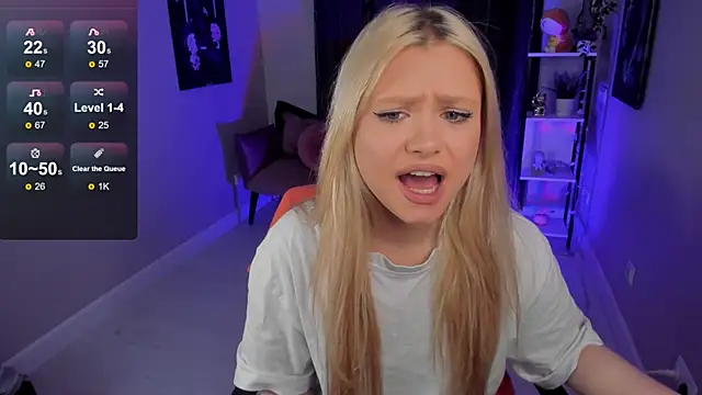 Snapshot of Millie_Vanillies chatting on October 2, 2025, 1:47 pm Millie Vanillies online show from October 2, 2025, 1:47 pm