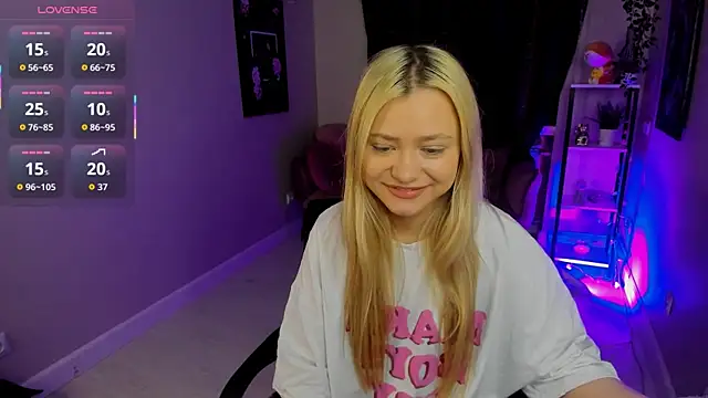 Snapshot of Millie_Vanillies chatting on October 5, 2025, 2:19 pm Millie Vanillies online show from October 5, 2025, 2:19 pm