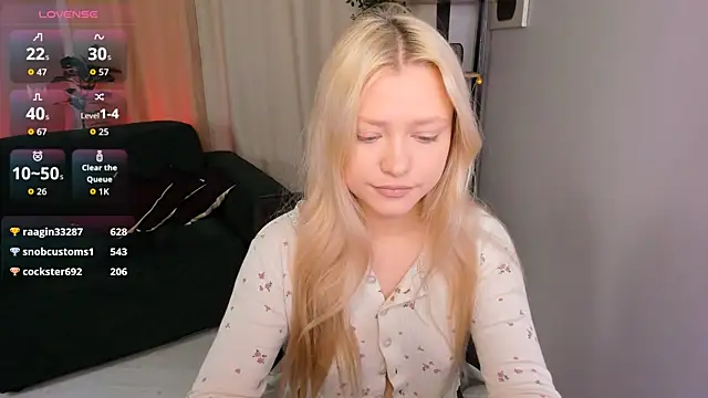 Snapshot of Millie_Vanillies chatting on September 20, 2025, 9:53 pm Millie Vanillies online show from September 20, 2025, 9:53 pm