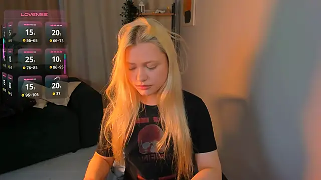 Snapshot of Millie_Vanillies chatting on October 15, 2025, 8:50 pm Millie Vanillies online show from October 15, 2025, 8:50 pm