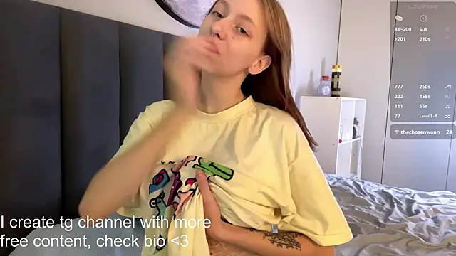 Snapshot of EllieDream chatting on October 16, 2025, 8:33 am EllieDream online show from October 16, 2025, 8:33 am