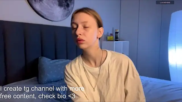 Snapshot of EllieDream chatting on October 29, 2025, 7:29 am EllieDream online show from October 29, 2025, 7:29 am