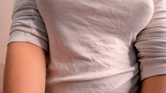 Snapshot of EvonTracey chatting on October 13, 2025, 11:12 am EvonTracey online show from October 13, 2025, 11:12 am