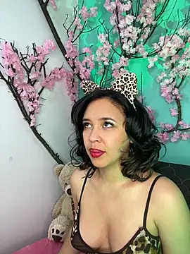 Esmeraldagh  online show from October 4, 2025, 11:45 am