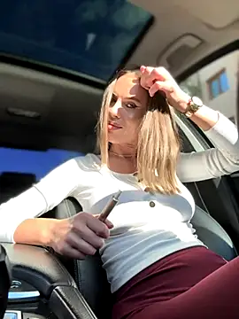 Snapshot of _JessyRey_ chatting on October 28, 2025, 11:31 am  JessyRey  online show from October 28, 2025, 11:31 am