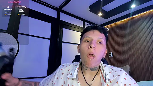 AlanRed  online show from October 21, 2025, 7:46 pm