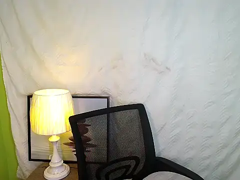 SultryCyraFoxmore online show from February 25, 2026, 2:50 pm