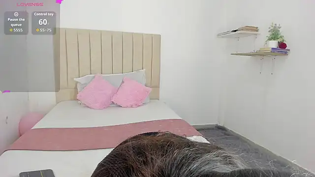 Snapshot of sashaa_petit chatting on September 27, 2025, 11:16 am sashaa petit online show from September 27, 2025, 11:16 am