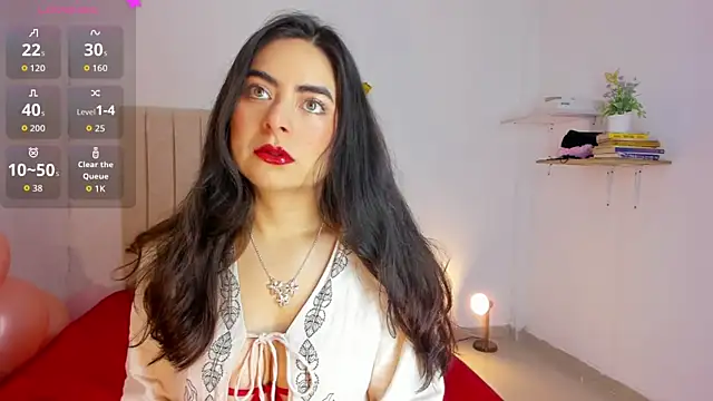 Snapshot of sashaa_petit chatting on October 15, 2025, 11:40 am sashaa petit online show from October 15, 2025, 11:40 am