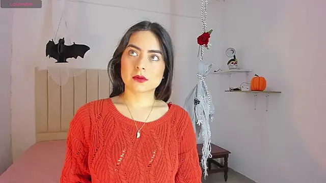 Snapshot of sashaa_petit chatting on October 20, 2025, 11:11 am sashaa petit online show from October 20, 2025, 11:11 am