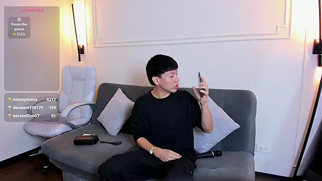 Abraham horny18 online show from October 15, 2025, 12:57 pm