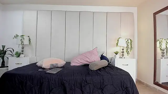 college muscle ass1 online show from October 3, 2025, 2:48 am