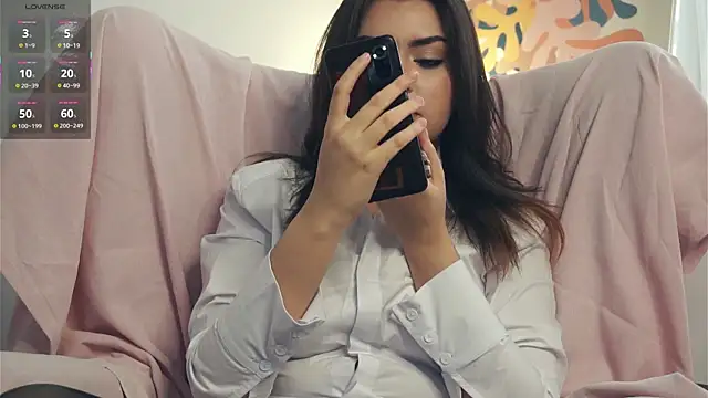 MerlynDinovo online show from October 16, 2025, 7:27 am