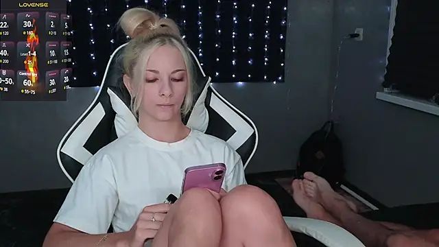 Snapshot of -DarkPrincess- chatting on September 13, 2025, 8:20 pm -DarkPrincess- online show from September 13, 2025, 8:20 pm