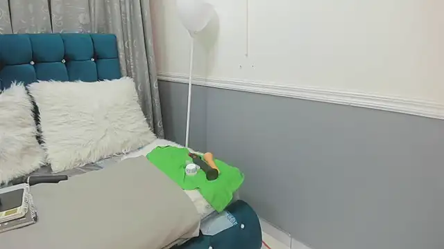 Oriana Jhonson online show from November 21, 2025, 11:53 am