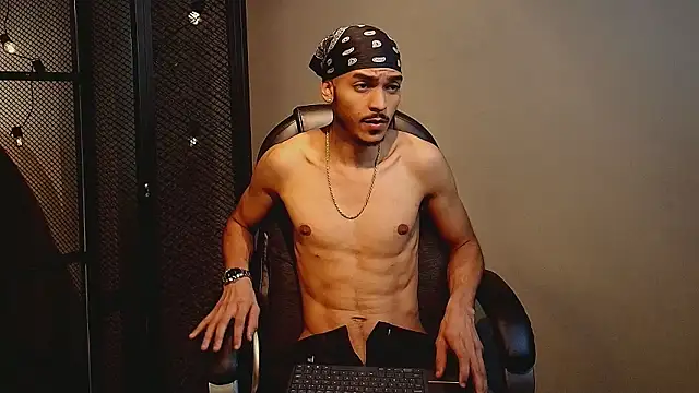 MarcusRain  online show from February 8, 2026, 4:43 am