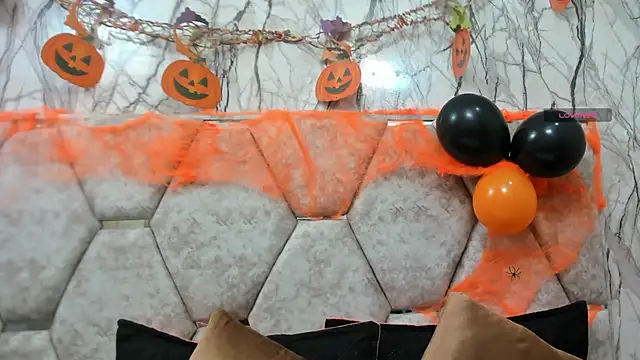 Snapshot of EXOTIC_EBONY_ chatting on October 19, 2025, 7:05 pm EXOTIC EBONY online show from October 19, 2025, 7:05 pm