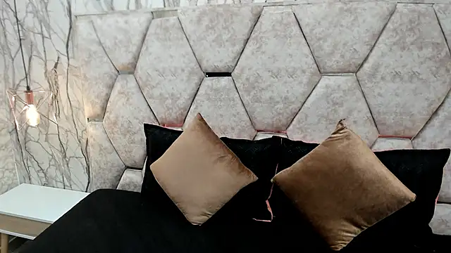 Snapshot of EXOTIC_EBONY_ chatting on October 10, 2025, 7:04 pm EXOTIC EBONY online show from October 10, 2025, 7:04 pm